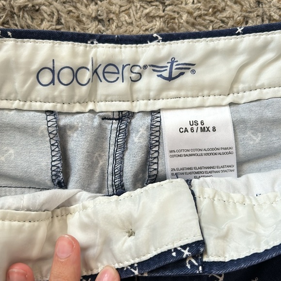 Two pairs of navy blue and white shorts size 6 with a polka dot shirt - Picture 4 of 8